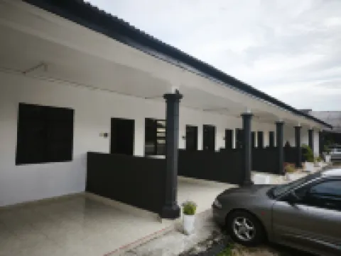 OYO 91244 Aufa Chalet Hotels in Batu Rakit