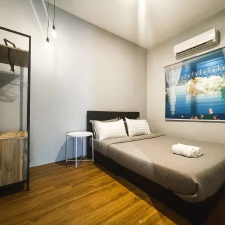 C Private Club House 5B3B 16 pax@Ipoh
