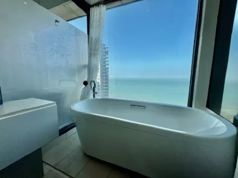 Beihai 818 Hotel Apartment (Beibuwan No.1 Branch) Отели рядом с достопримечательностью «Beihai Radio and TV University»