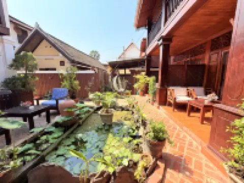 Chaluenxay Boutique Hotel Hotels near Wat Xieng Thong