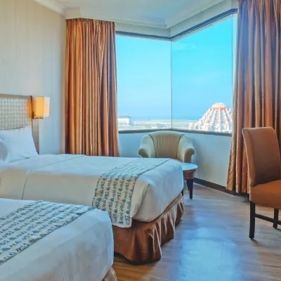 Almadera Hotel Makassar ロサリ・ビーチ周辺のホテル