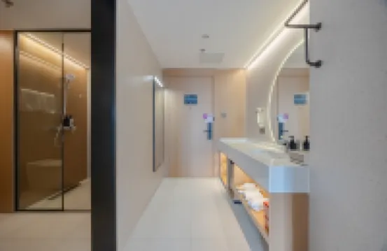 Lisi Future Hotel (Rizhao Xinhe Impression City University Town Branch)