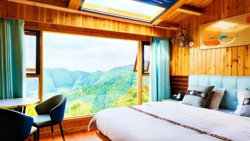 Xiuning wood pear hong home stay in the cloud