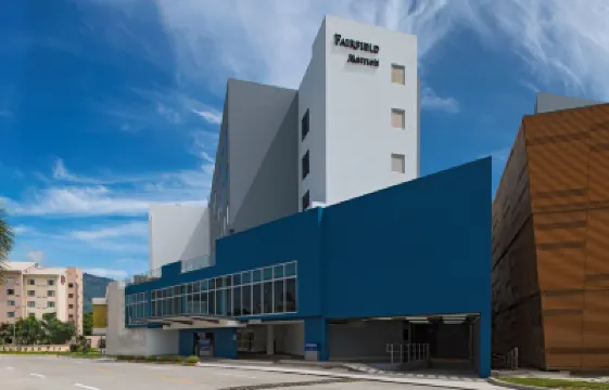 Fairfield by Marriott San Salvador Hotels in 