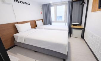 Ekonomy Hotel Myeongdong Premier