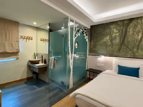 Sojourn Guest House Pandan Indah Hotels in 
