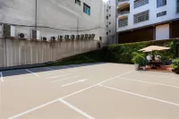 Time·Li Design Hotel (Weixin County Zaxi Conference Memorial Hall Zaxi Old Street) - parking