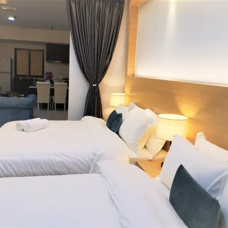 ROYAL Luxury Seaview Room, 3 minute  to Gurney