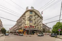 拓撲電競民宿（女傑廣場店）