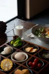 qianhuan.redhouseshejishidujiabieshu(xiaoqikongdongmenshoupiaodatingdian) - breakfast