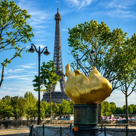 Luxury Avenue des Champs-Elysees 4 Bedrooms