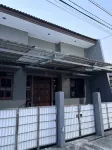 modern minimalist House Semarang - parking