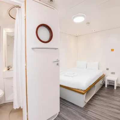Citi Hotel London Heathrow Hotel dekat SPBU Heston Services M4
