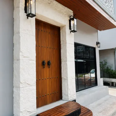 The Motuga Hostel Bangkok Các khách sạn gần Khu phức hợp mua sắm River City