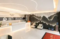 Yunchao Light Luxury Hotel (Xinye Chaoyang Road) - parking