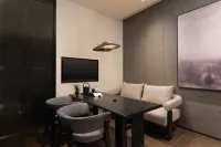 Jinhua Wuyi Gucheng Hushan Plaza Atour Hotel