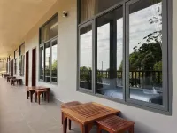Alicia Resort Hotels near Long Set Beach