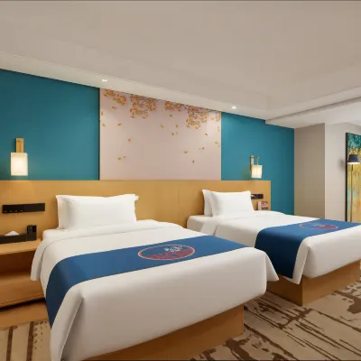 Huaxin Hotel (Wuhan Jinyinhu 5th Ring Sports Center) Hotel dekat Stasiun Etouwan