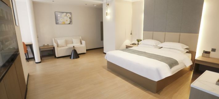 Lanou Shangpin Hotel (Xining Daxin Street Night Market Mojia Street) Hotels in Xining