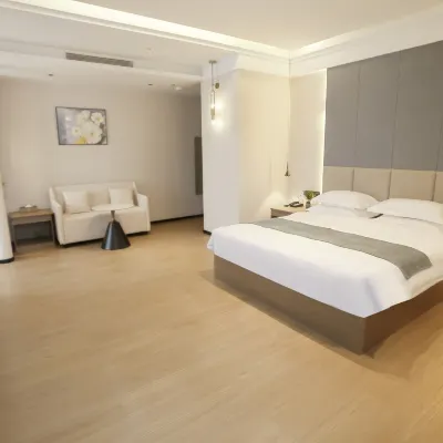 Lanou Shangpin Hotel (Xining Daxin Street Night Market Mojia Street) Hotels near Ma Bufang Residence