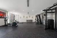 Peak Forest Lake Hotel (Xingyi South Railway Station & Wanfenglin Airport Branch) - Gym