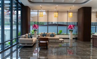 Champs Elysees Hotel & Suites
