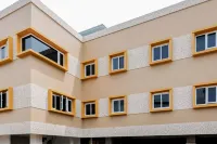 RedDoorz Plus Near Palembang Square Mall - Pensions