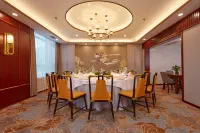 Grand Skylight Hotel - خدمة نقل من وإلى المطار