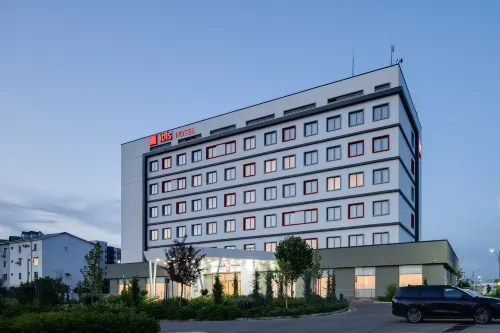 Ibis Tashkent Index - Mountain view