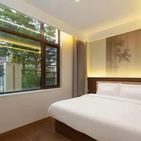Qingfeng Mingyue Style Hotel