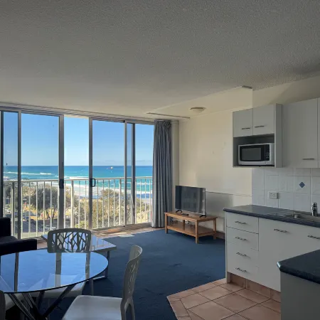 Surfers Chateau Hotels in Gold Coast