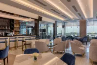 Yangon Thanlwin Hotel - bar