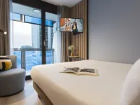 Citadines La Défense Paris Hotel berhampiran Yayasan Louis Vuitton