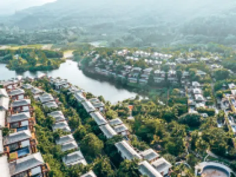 Naxiangshan Rainforest Resort Hotel (Baoting Yanoda Store) Hotels in Baoting Li and Miao Autonomous County