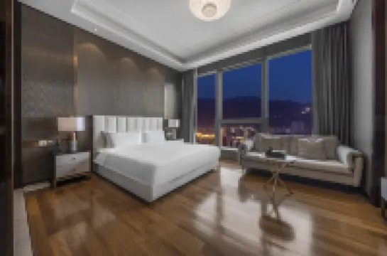 Elysee Sky Hotel (Chongqing Jiefangbei Hongyadong Store)