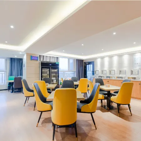 GreenTree Inn Express Hotel (Aksu Century Plaza)