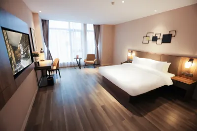 Homeinn Plus Hotel (Danzhou Summer Square Bus Station) Hotels in Danzhou