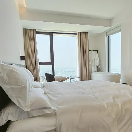 HI-SEA HOUSE