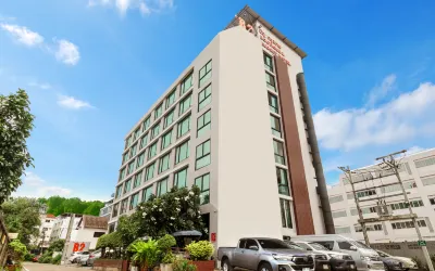 B2 Bangkok Srinakharin Boutique & Budget Hotel Отели рядом с достопримечательностью «Банг Капи Торговый центр»