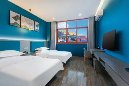 Tuyue Hotel Отели в г. Батан