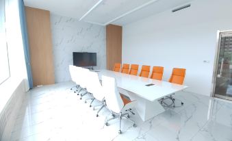 Jijia Business Hotel (Hailin High-Speed Railway North Station)