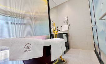 Yueman Xiaozhu (Huanghuacheng Water Great Wall Store)