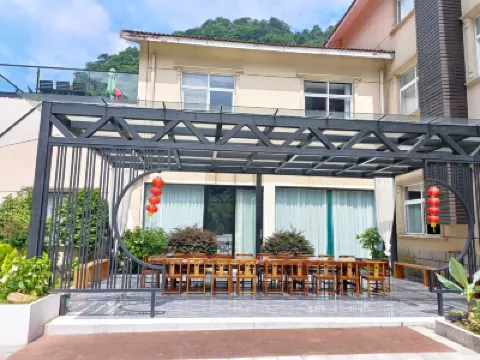 Jiulongxia Holiday Resort Hotels near Canglongbaipu Drifting