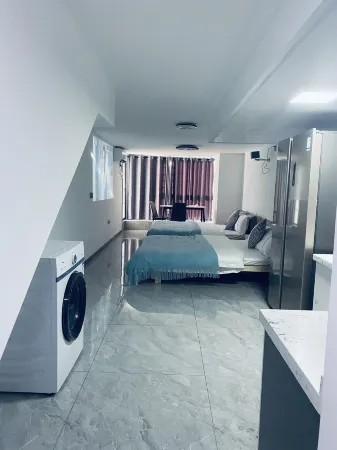 Qingpingguo Movie Apartment (Fuzhou South Railway Station)