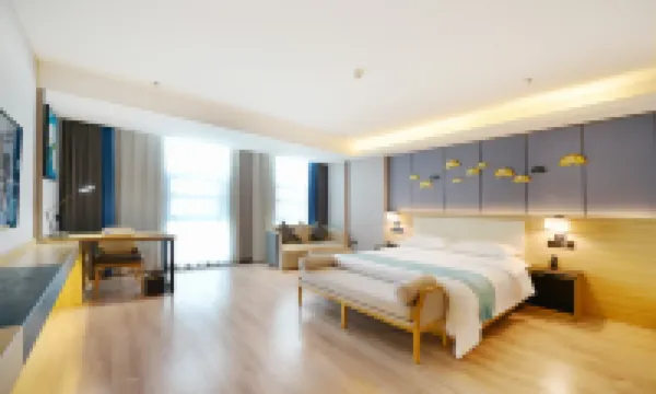 H Hotel (Wanda Plaza Chifeng University Store)