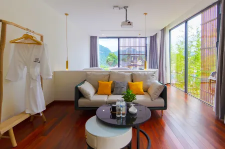 Zhangjiajie Yuezhu Mountain Homestay (Zimugang Ticket Station, Zhongmen, National Forest Park) Отели рядом с достопримечательностью «Zhangjiajie National Forest Park»