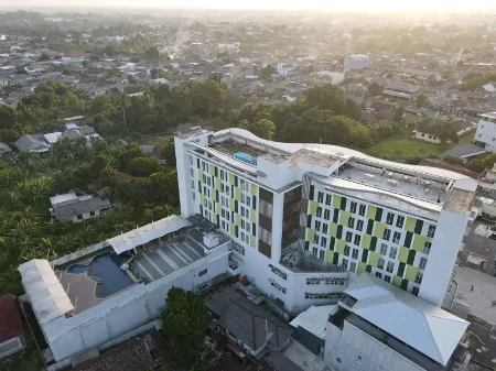 Grand Safran Hotel Отели в г. Semabung Lama