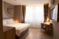 Homeinn Hotel (Mianzhu Nanjing Avenue New World Commercial Plaza)