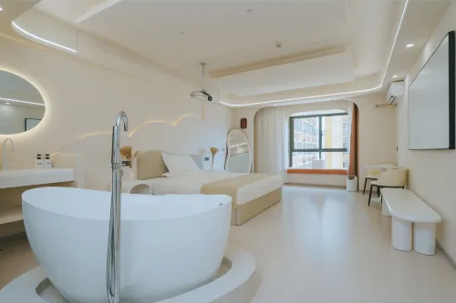 North Latitude 21°C Smart Hotel (Jinghong Peacock Lake Branch)