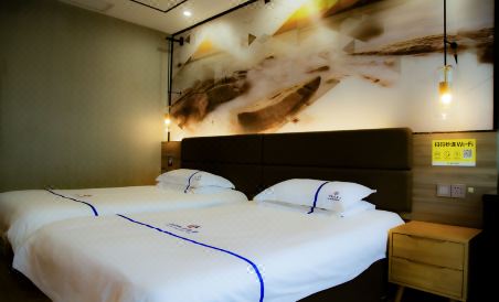 Ninghong Hotel - Housity